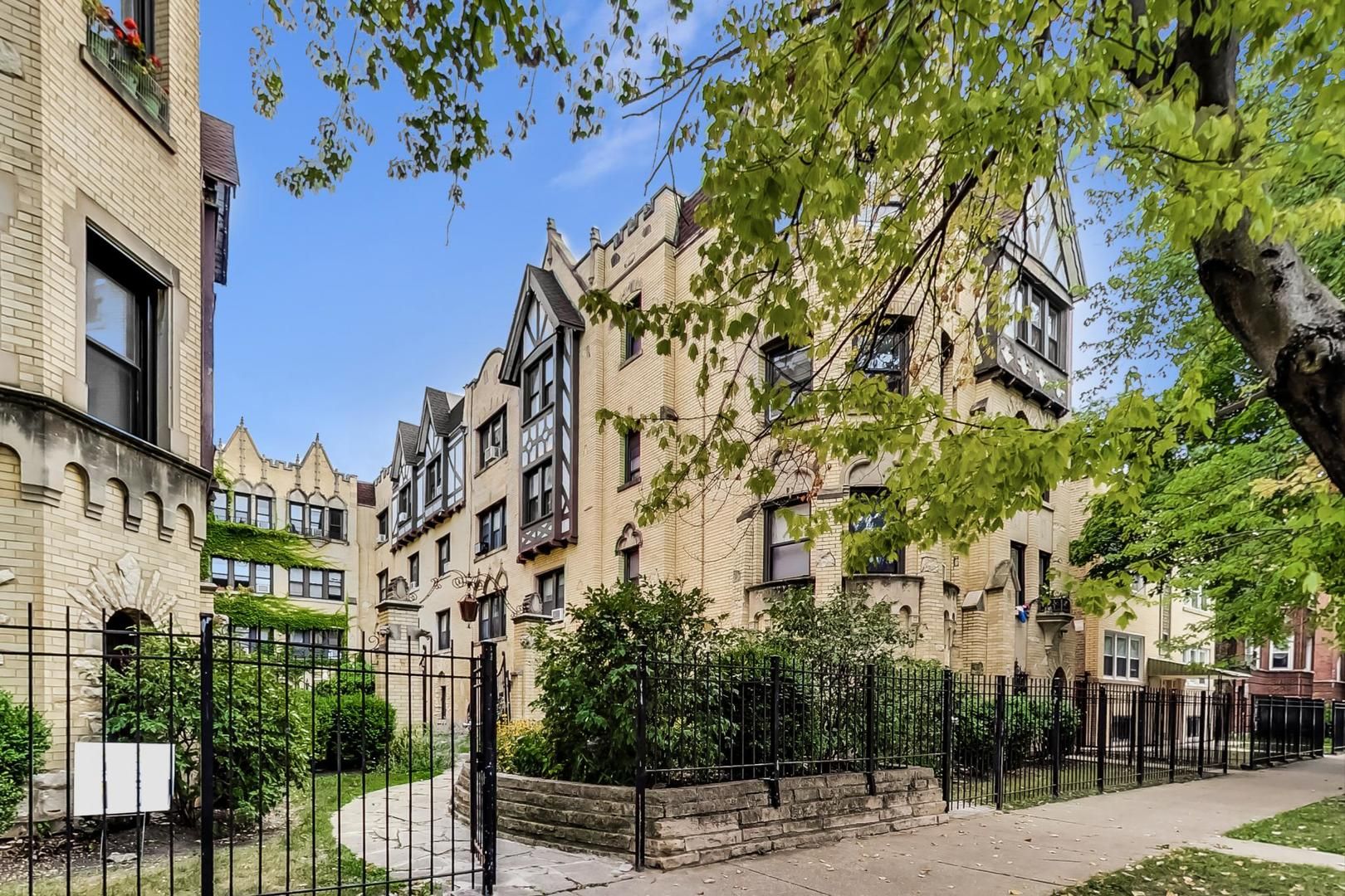 5655 N Spaulding Avenue #3E — Chicago, IL 60659