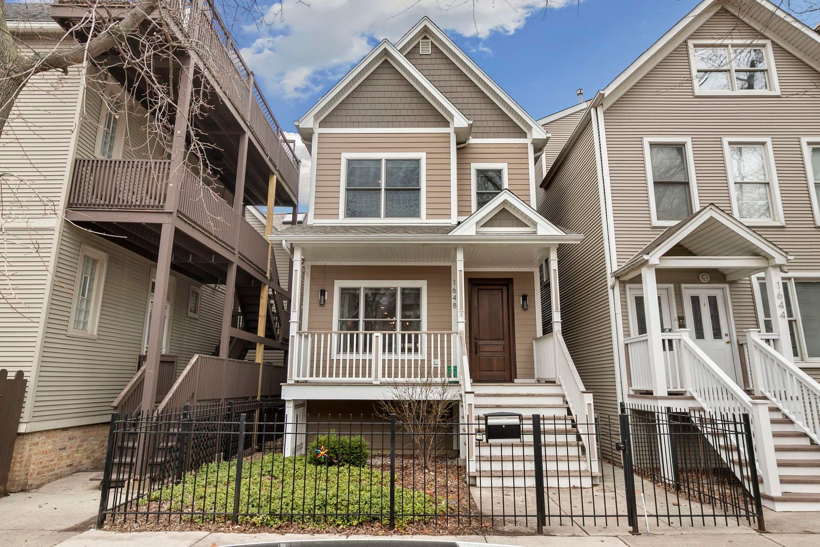1648 W Fletcher Street — Chicago, IL 60657