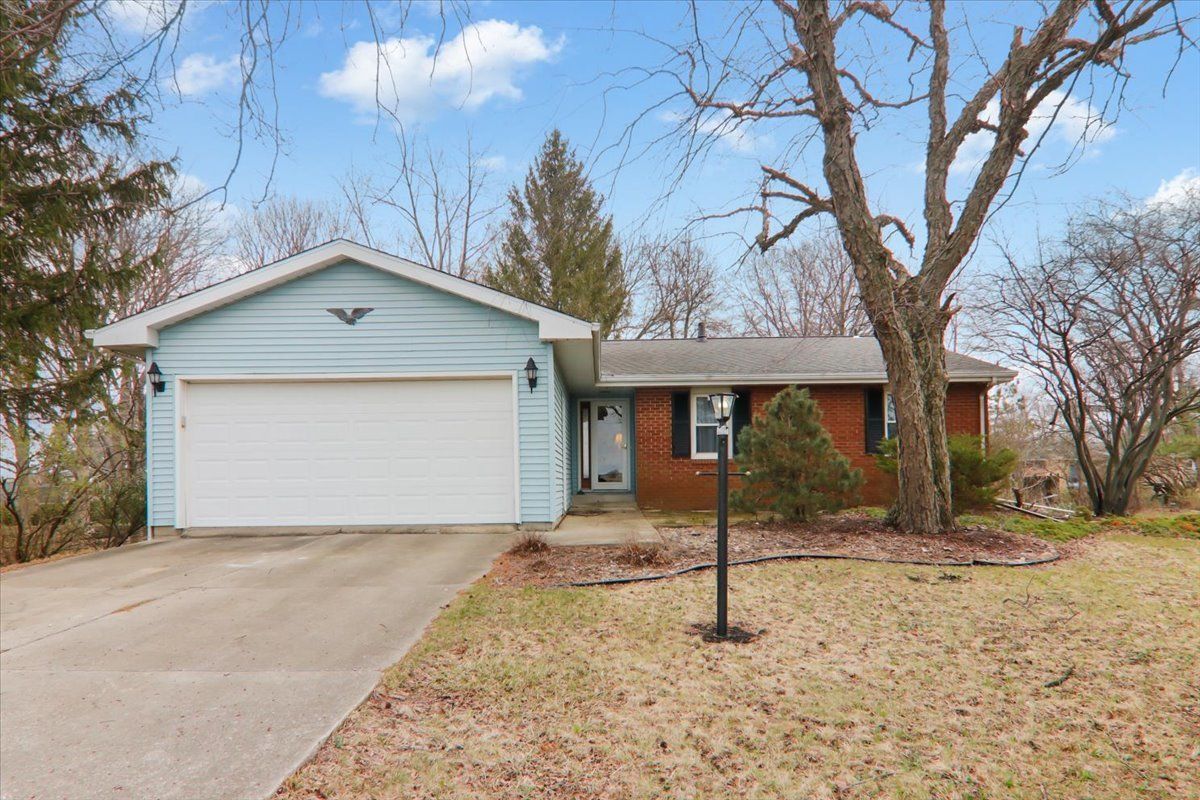 803 Towanda Barnes Road — Towanda, IL 61776