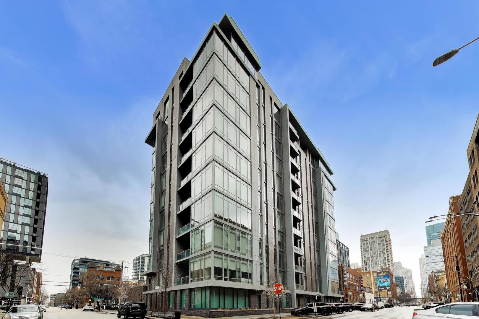 360 W Erie Street #5D — Chicago, IL 60654
