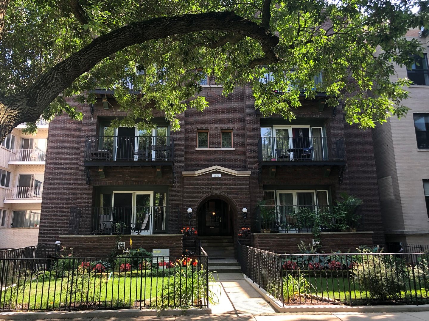 1101 W PRATT Boulevard #1W — Chicago, IL 60626