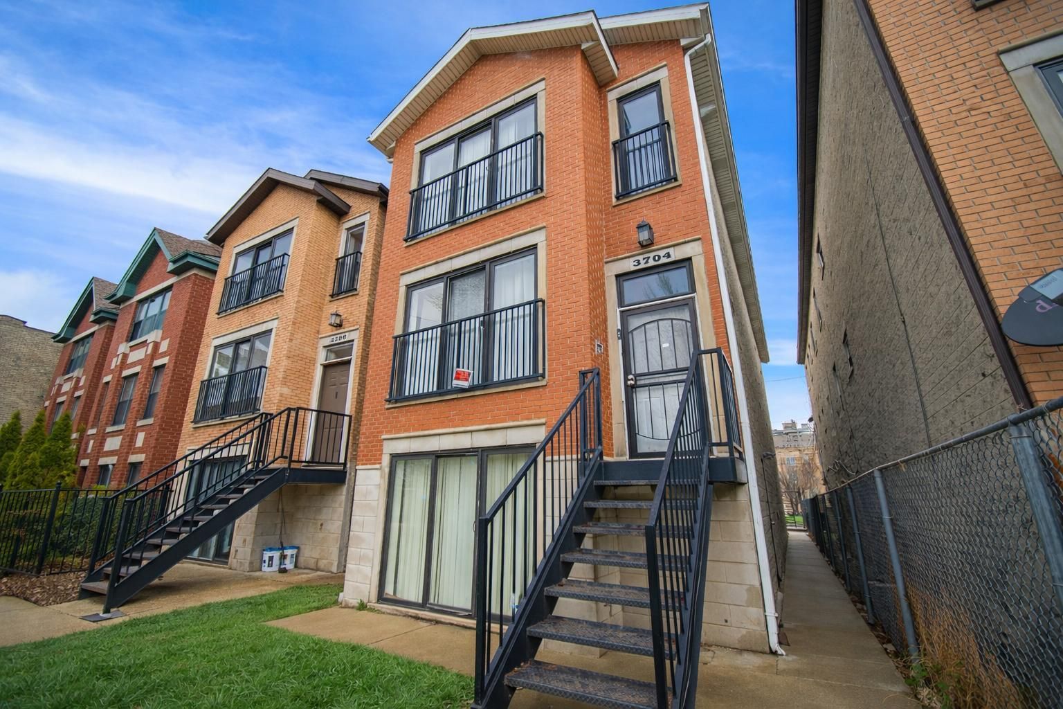 3704 W Lexington Street — Chicago, IL 60624