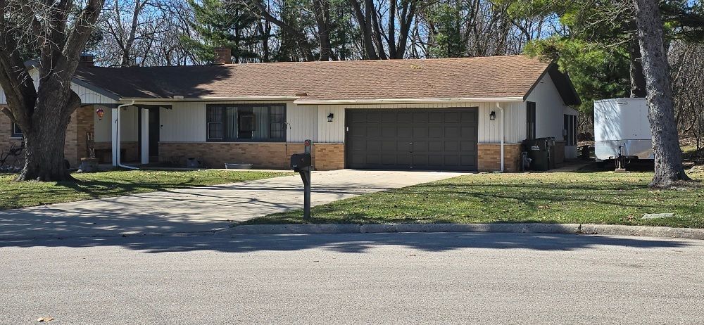 205 N Dale Avenue — McHenry, IL 60050