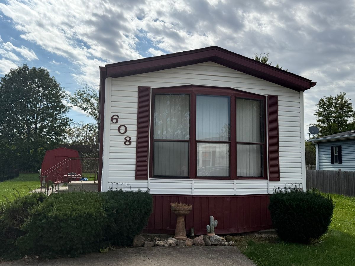 608 Tanglewood Road, Matteson, IL 60443