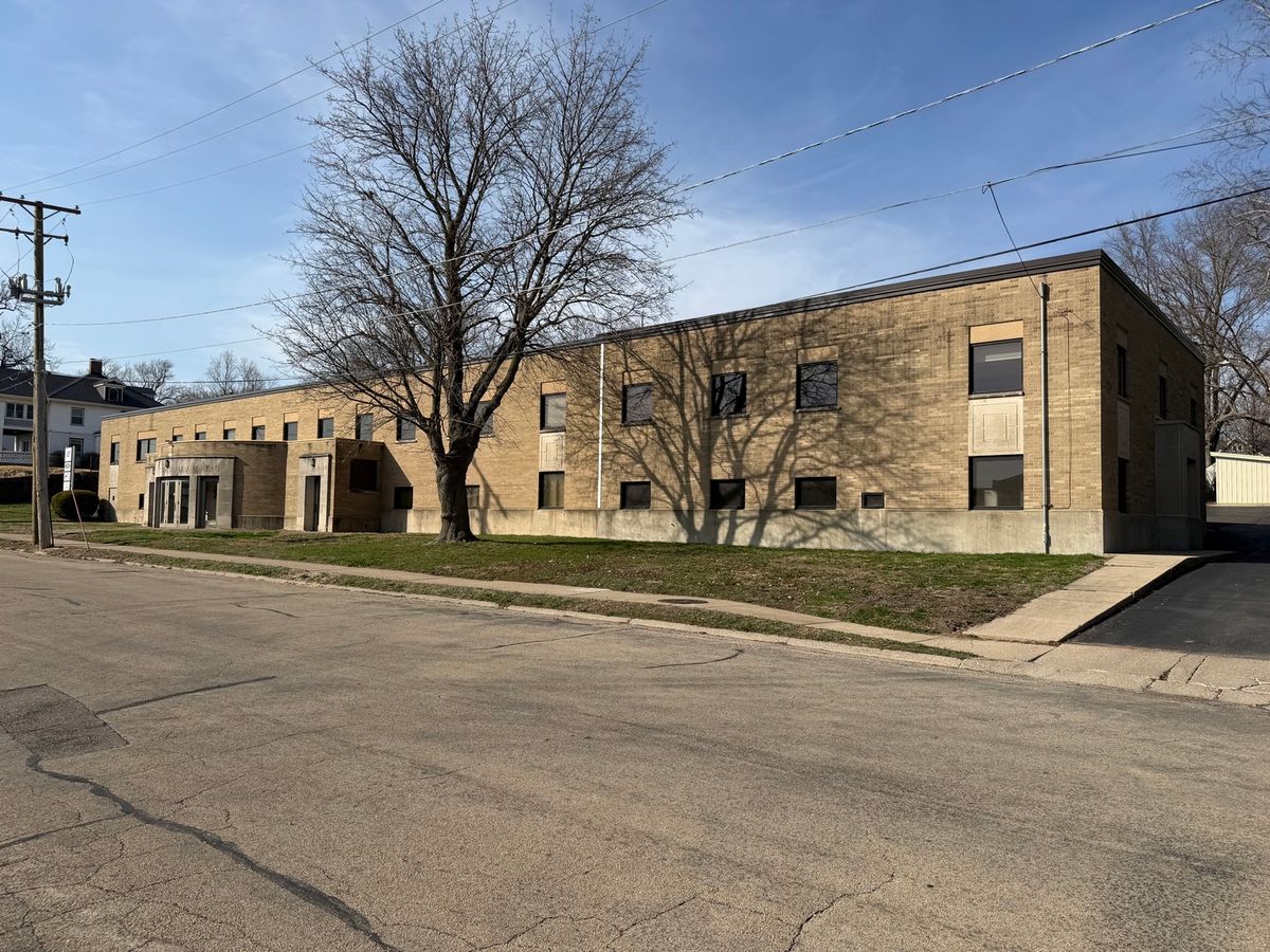 100 E Knox Street, Morrison, IL 61270