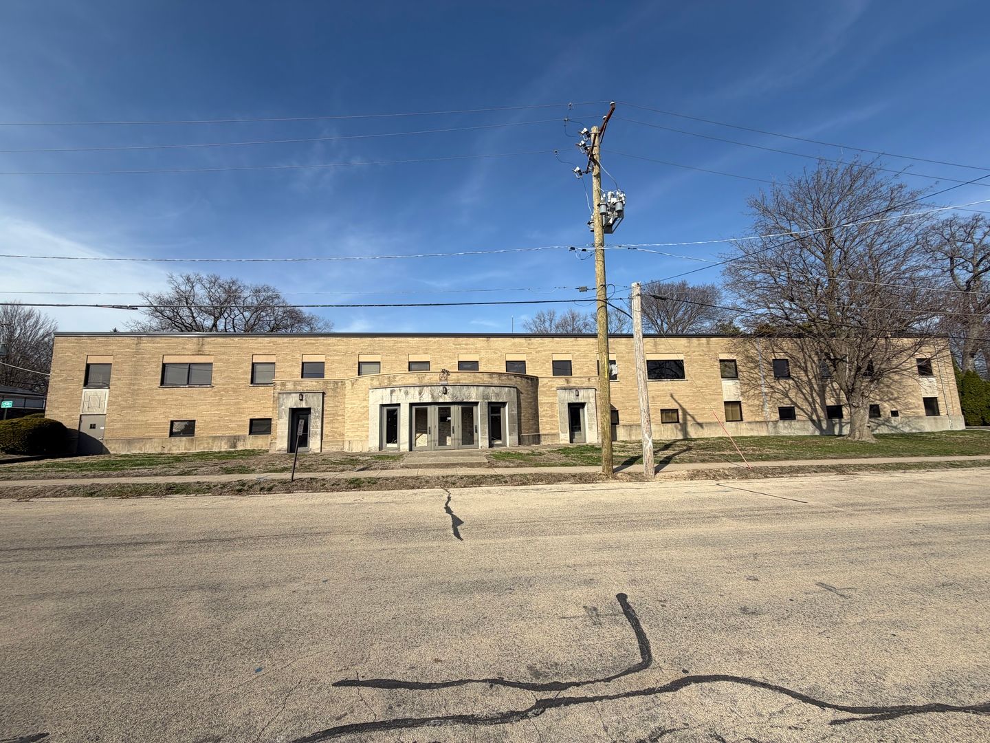 100 E Knox Street — Morrison, IL 61270