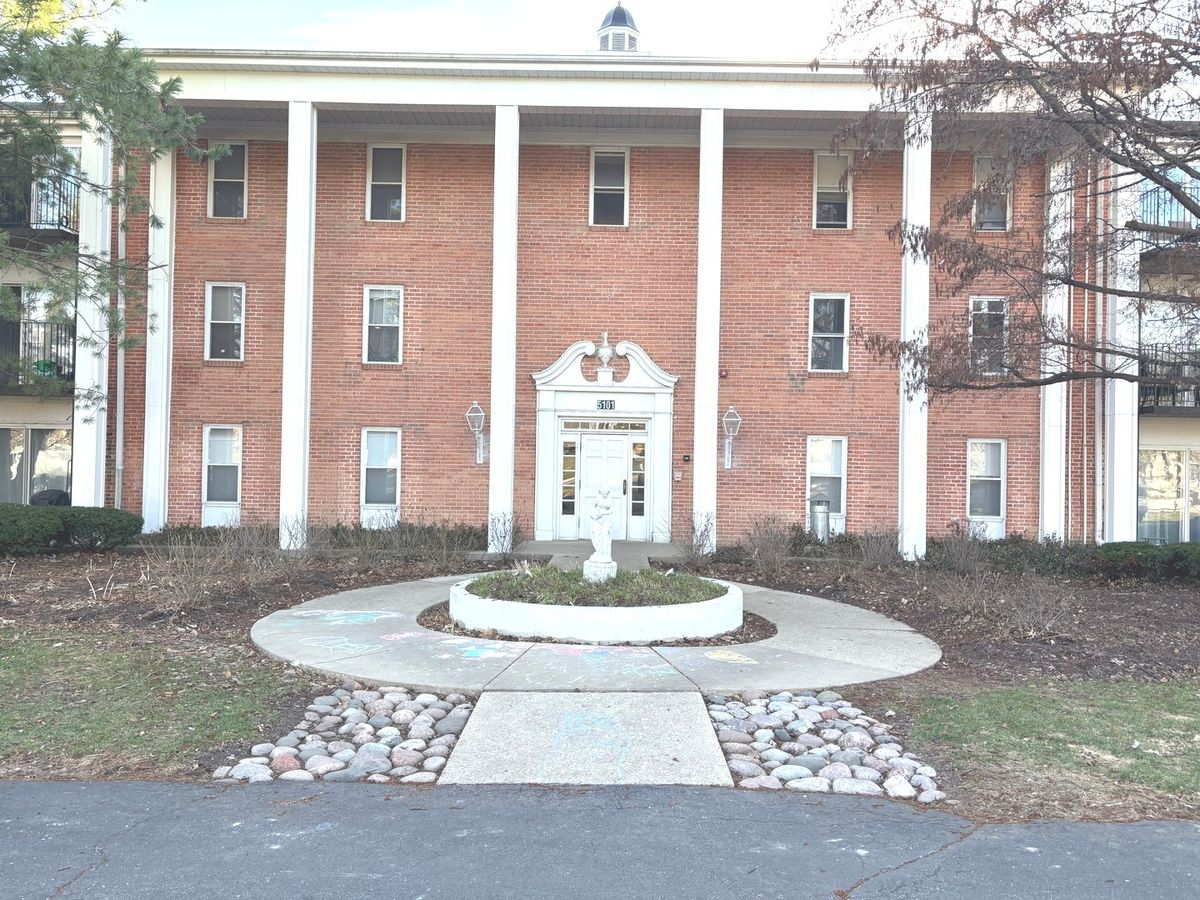 5101 Carriageway Drive, Rolling Meadows, IL 60008