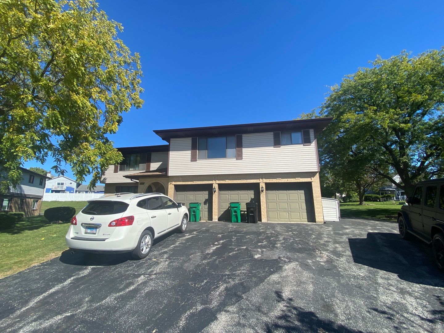 313 Dawn Court — Bloomingdale, IL 60108