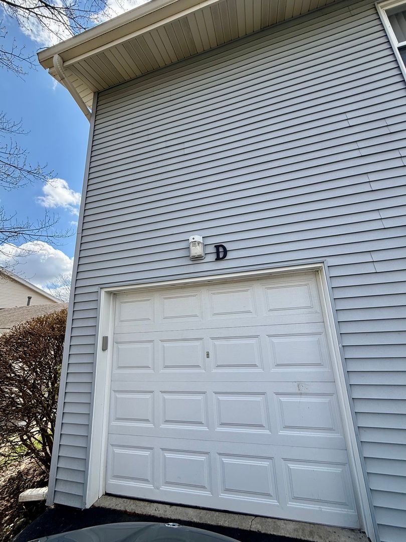 330 Hampton Court, Bloomingdale, IL 60108