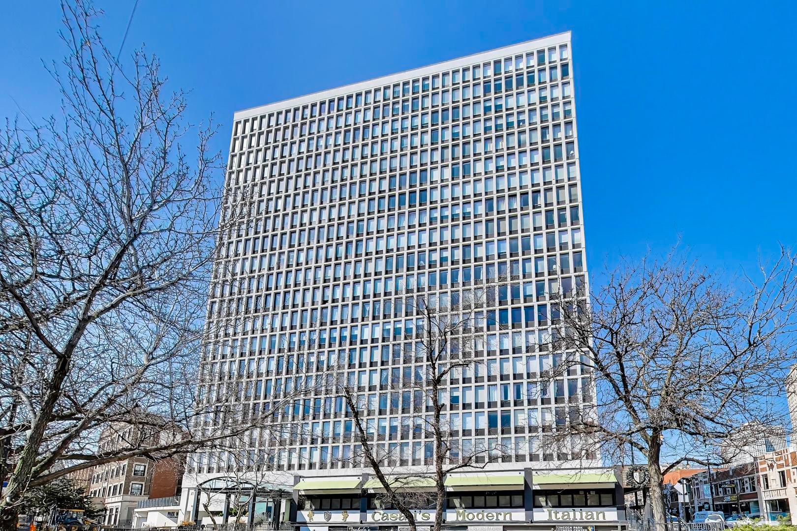 444 W FULLERTON Parkway #305 — Chicago, IL 60614
