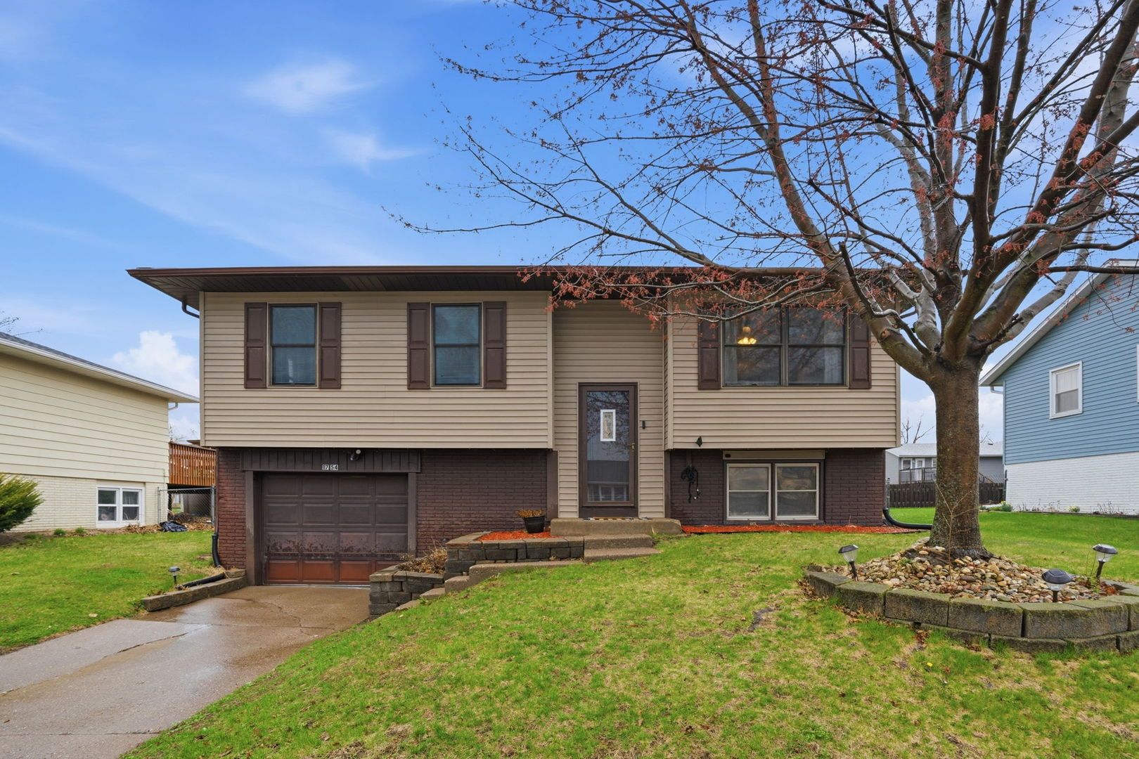 1754 Valley Drive — Davenport, IA 52806