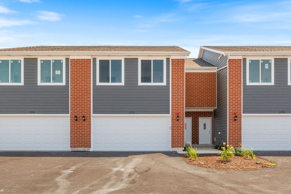 1216 Gillespie Lane, Yorkville, IL 60560