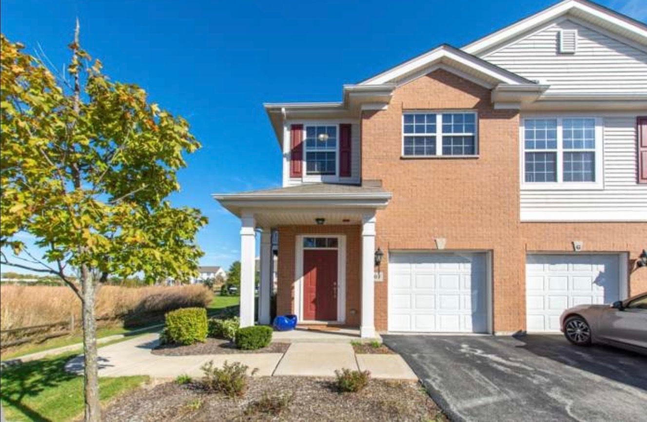 7520 Claridge Drive #F — Bridgeview, IL 60455