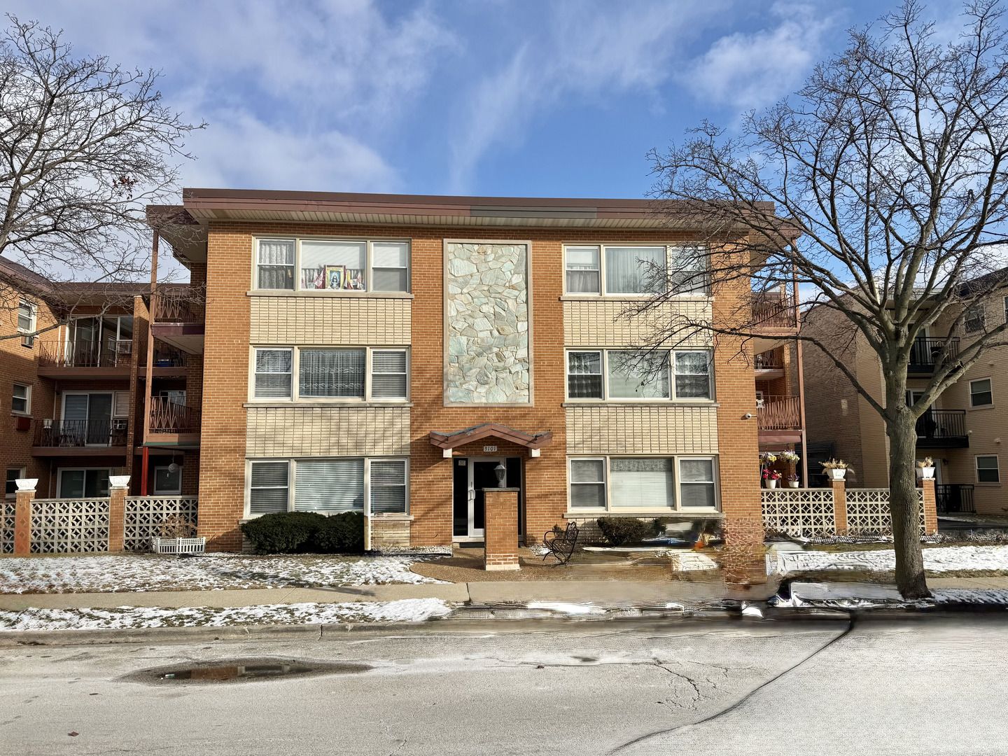 3101 Paris Avenue #307 — River Grove, IL 60171