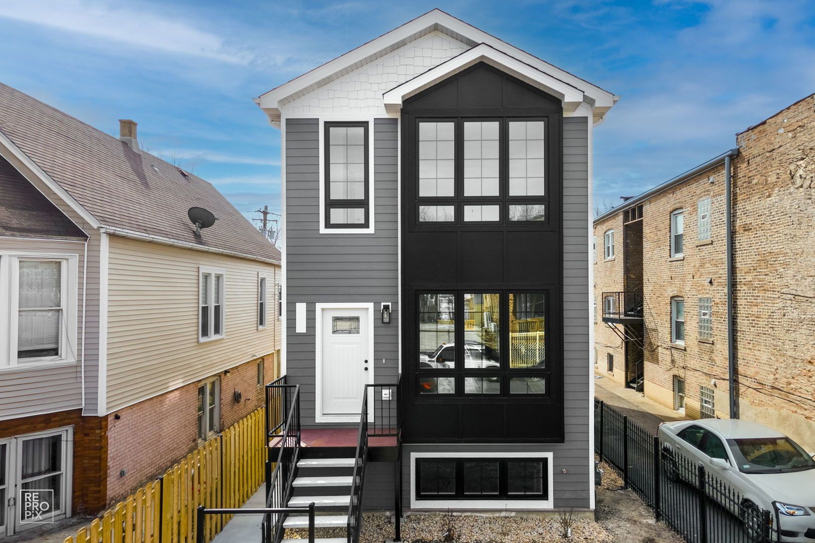 4241 W Walton Street — Chicago, IL 60651