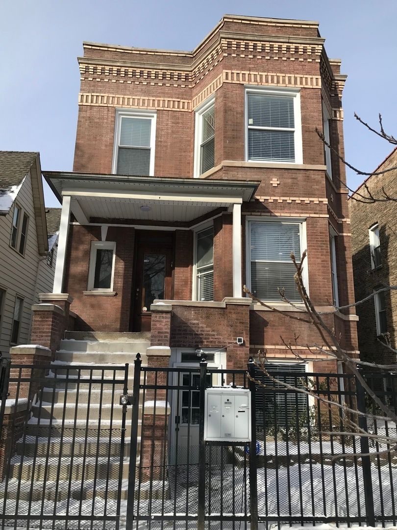 2944 Ridgeway Avenue, Chicago, IL 60618