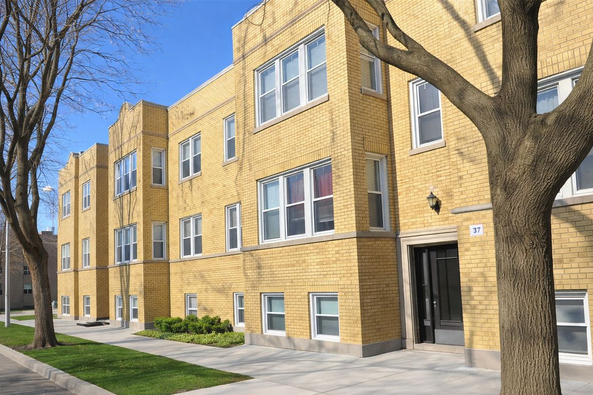 4012 Ainslie Street, Chicago, IL 60630