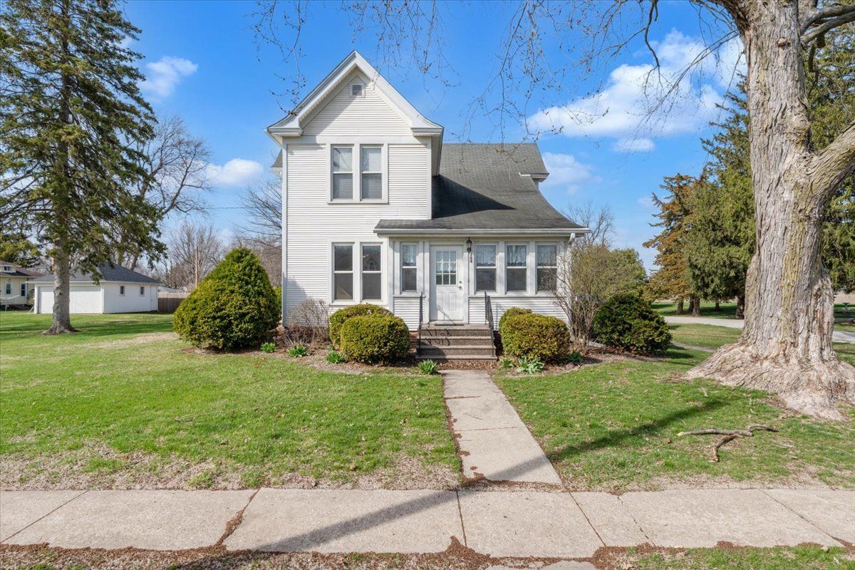 304 Walnut Street, New Windsor, IL 61465