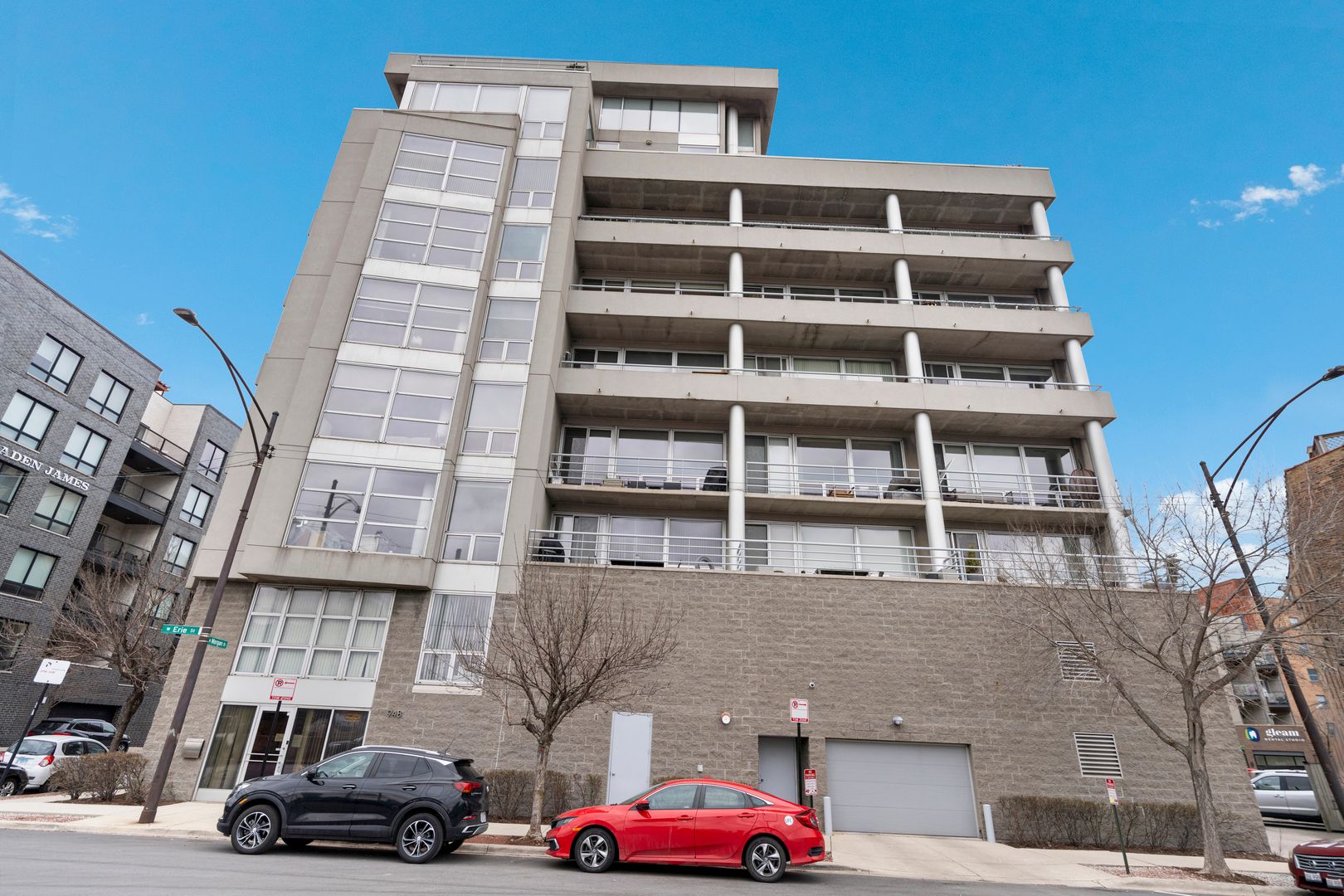 950 W Erie Street #602 — Chicago, IL 60642