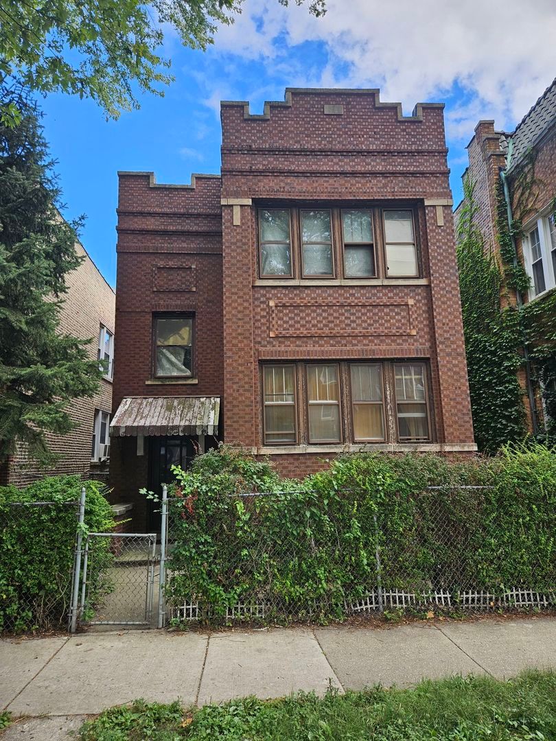 4915 N Troy Street — Chicago, IL 60625