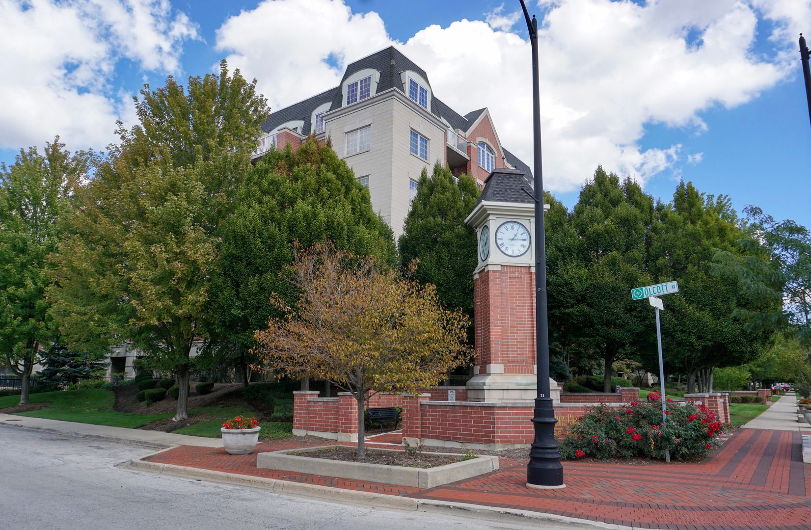 4811 N OLCOTT Avenue #516 — Harwood Heights, IL 60706