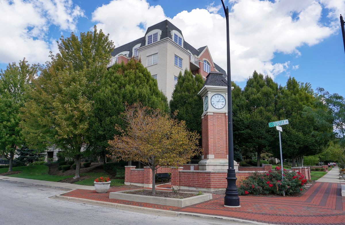 4811 OLCOTT Avenue, Harwood Heights, IL 60706