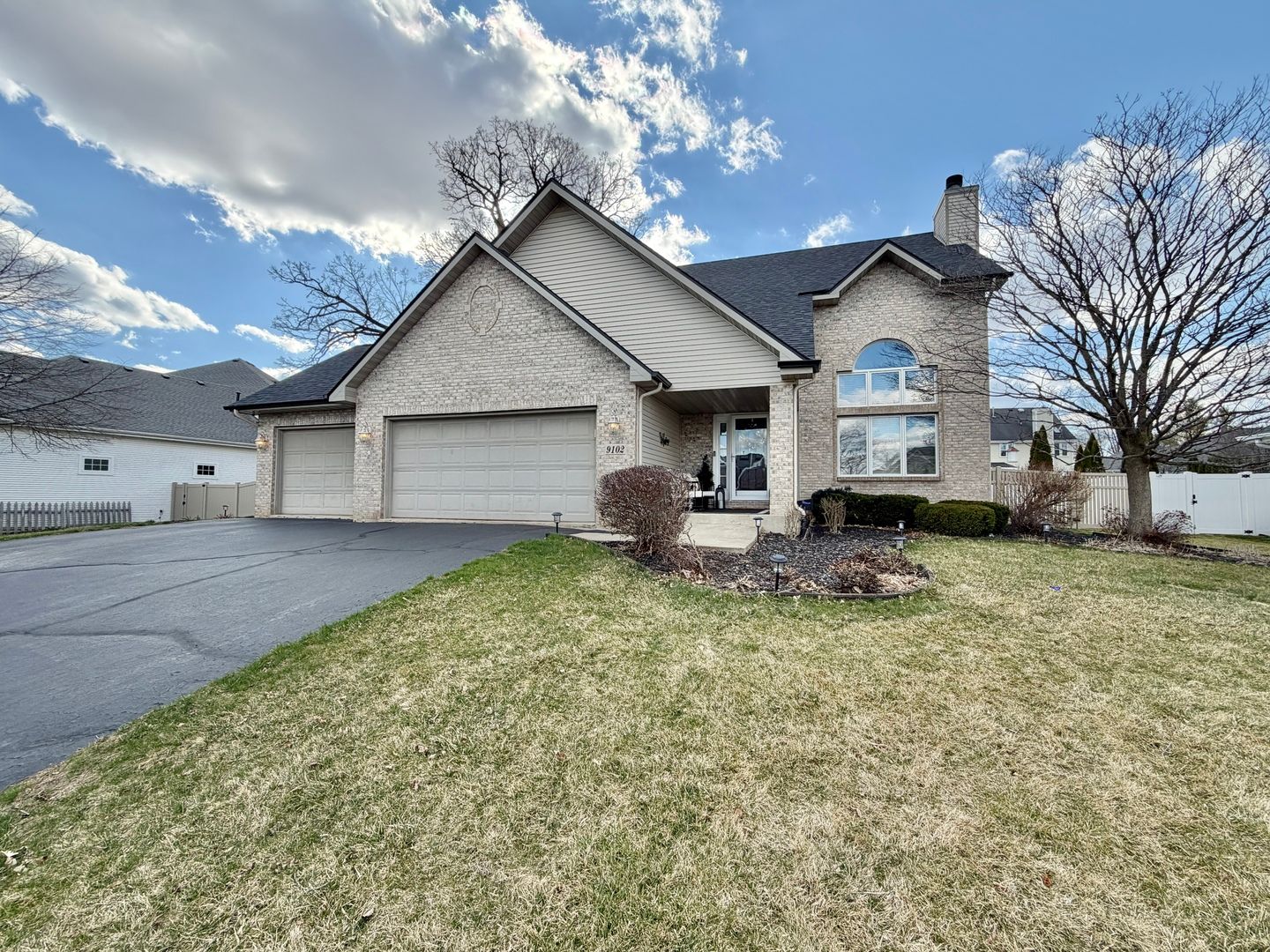 9102 River View Trail — Roscoe, IL 61073