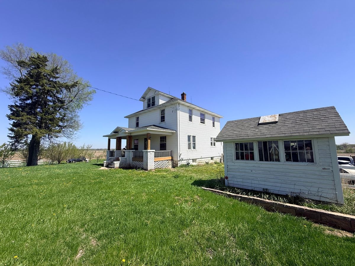 1801 Lee Center Road, Amboy, IL 61310