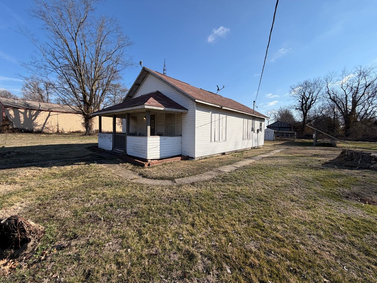 509 W Main Street, Walnut Hill, IL 62893