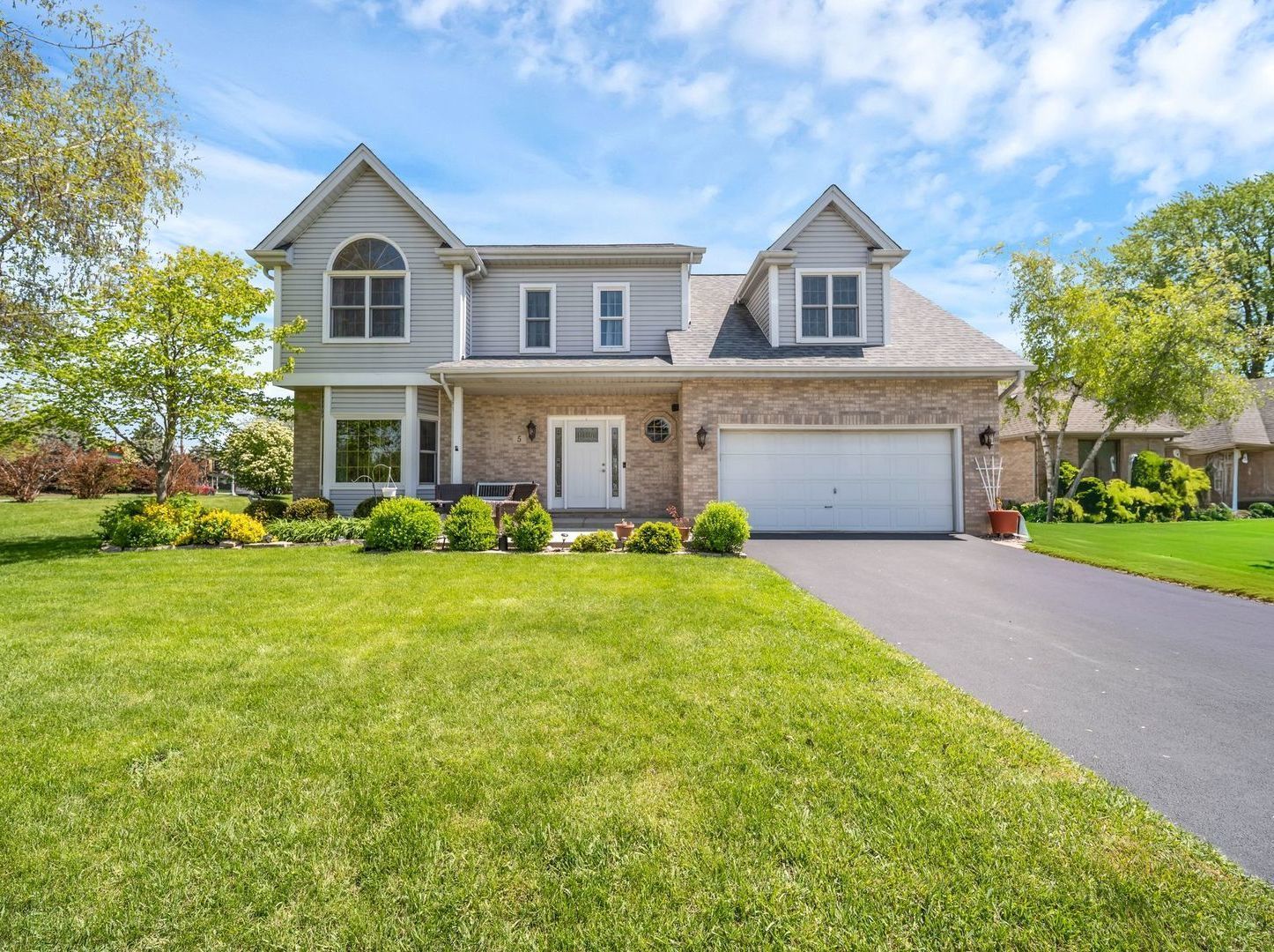 5 Deeke Court — Roselle, IL 60172
