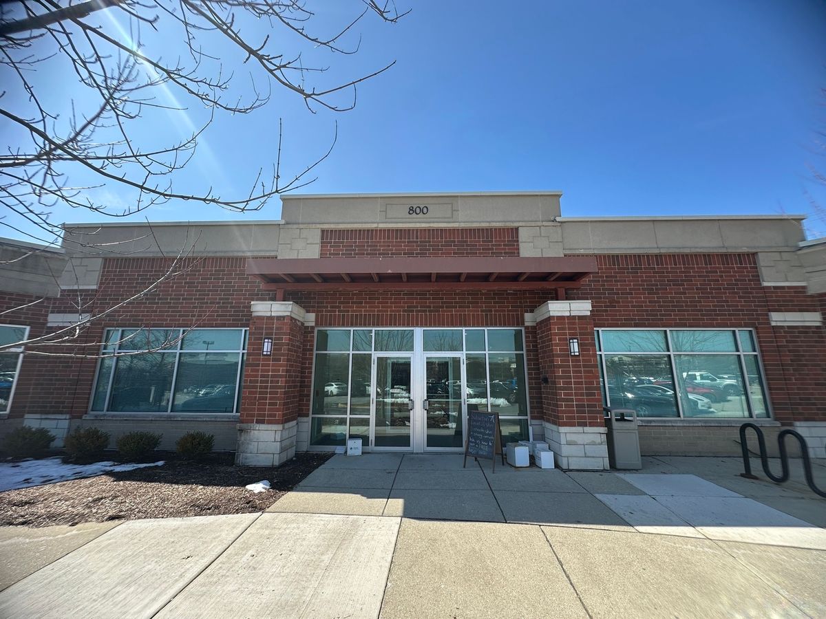 800 Woodfield Road, Schaumburg, IL 60173