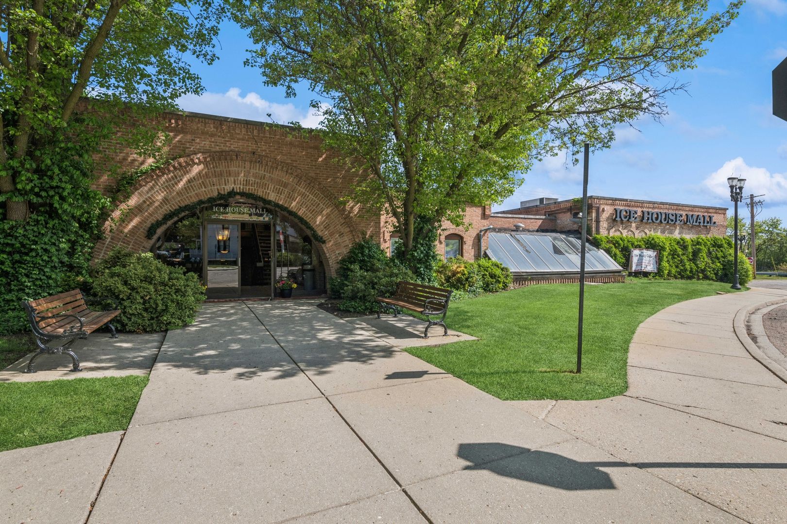 200 Applebee Street — Barrington, IL 60010