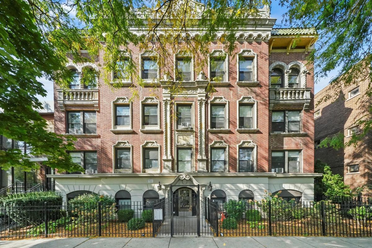 1742 Humboldt Boulevard, Chicago, IL 60647