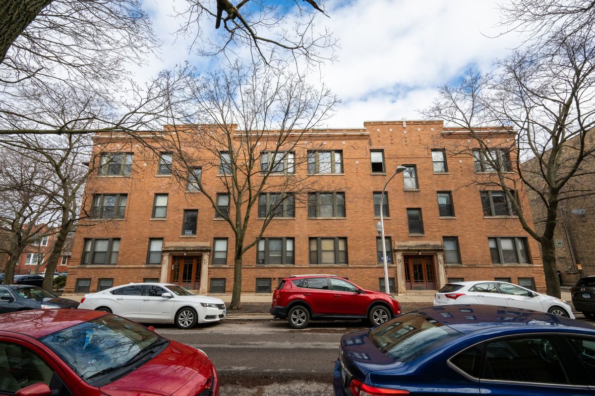 3052 Sunnyside Avenue, Chicago, IL 60625
