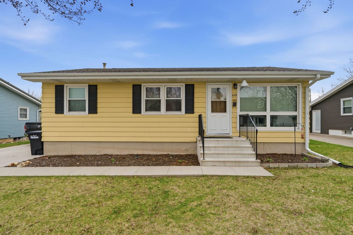1045 25th Street, Marion, IA 52302