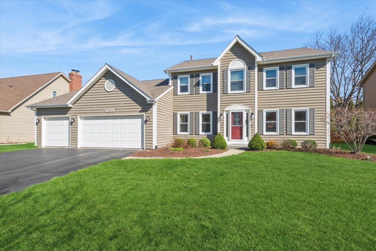 1239 Thackery Court — Naperville, IL 60564