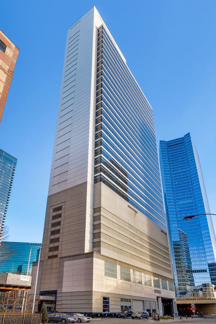333 N CANAL Street #1306 — Chicago, IL 60606