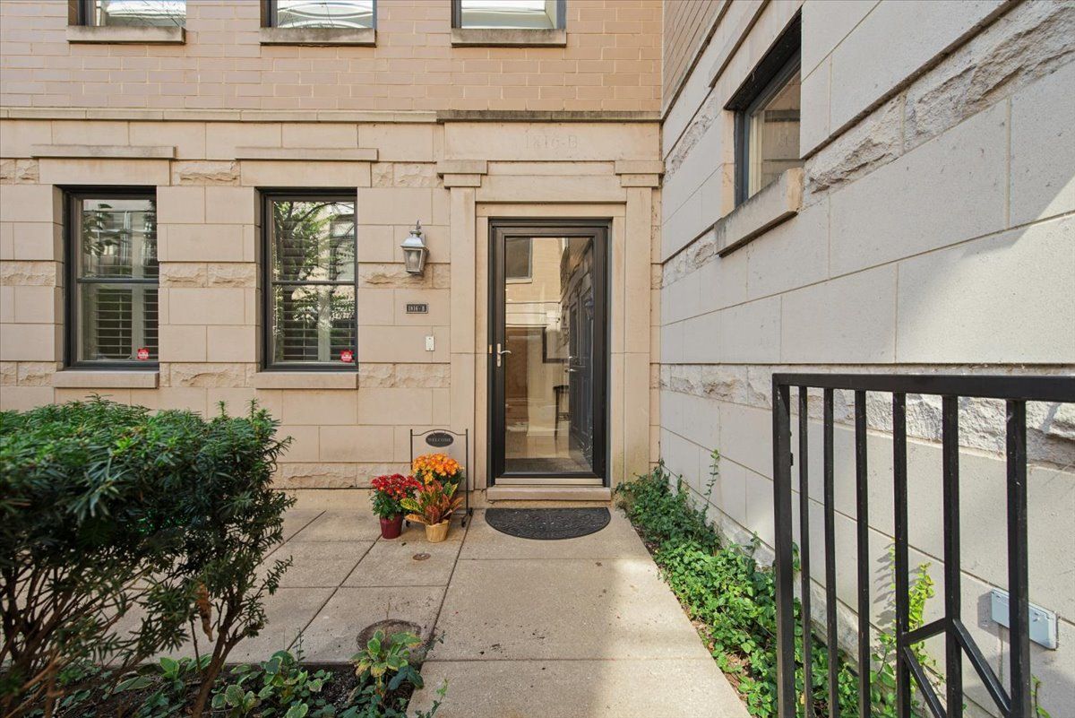 1816 S Indiana Avenue #B — Chicago, IL 60616