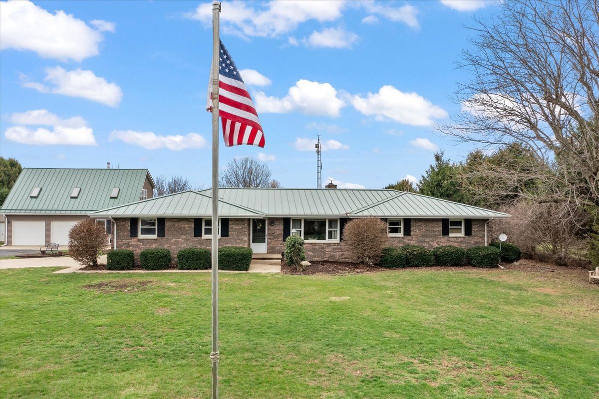 14540 3400 North Road, Rossville, IL 60963