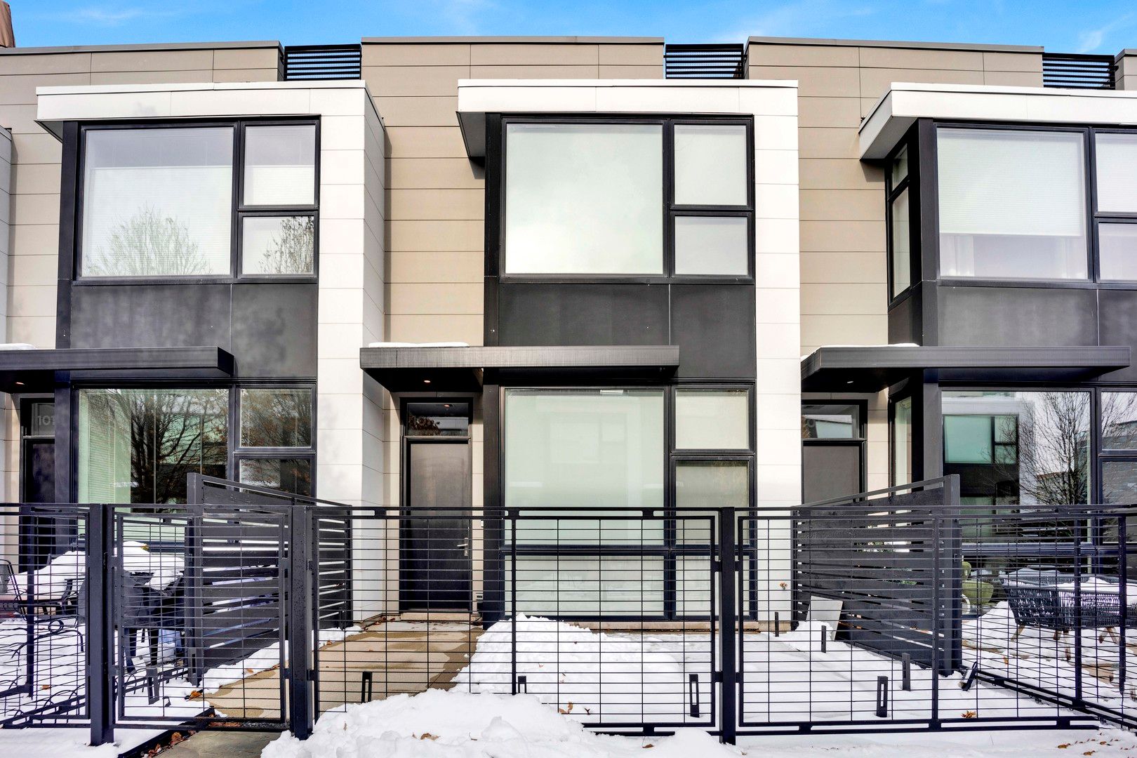 1017 Cleveland Avenue — Chicago, IL 60610