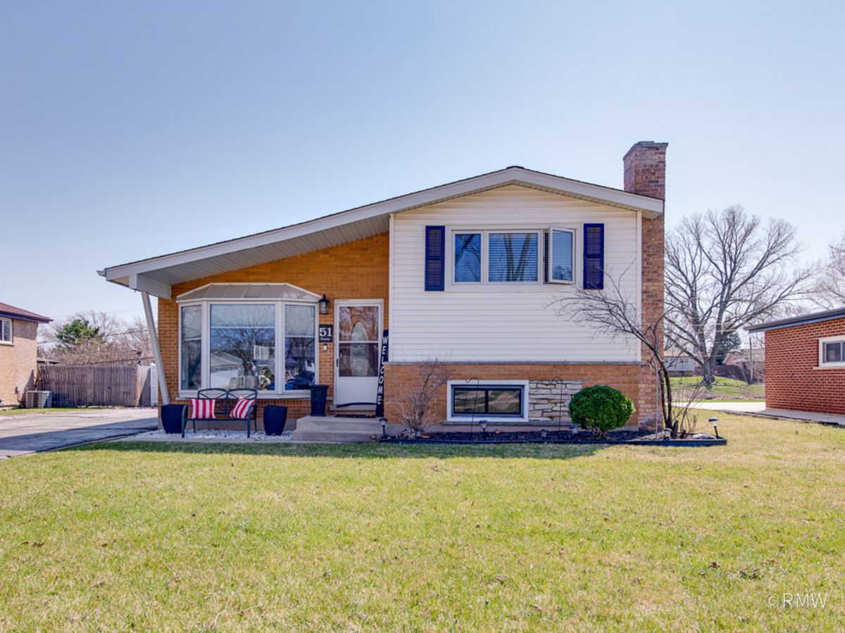 51 ROZANNE Drive, Addison, IL 60101