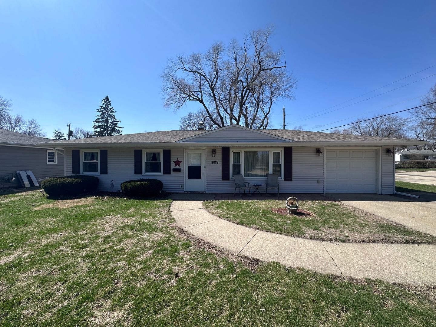 1809 22nd Avenue — Sterling, IL 61081