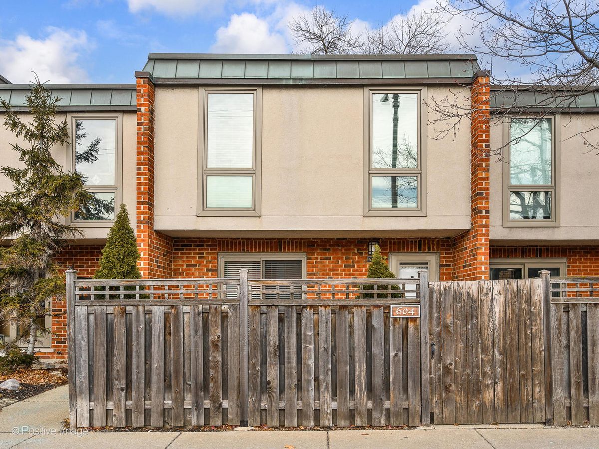 604 Armitage Avenue, Chicago, IL 60614