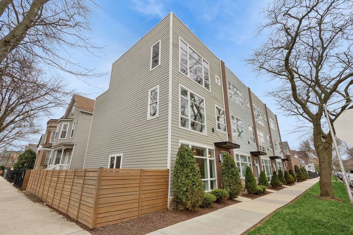 1855 St Louis Avenue, Chicago, IL 60647