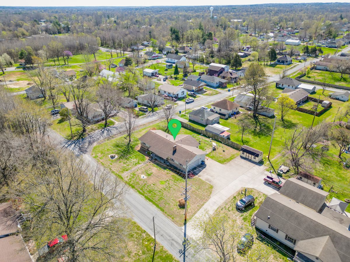 607 E 15th Street, Johnston City, IL 62951