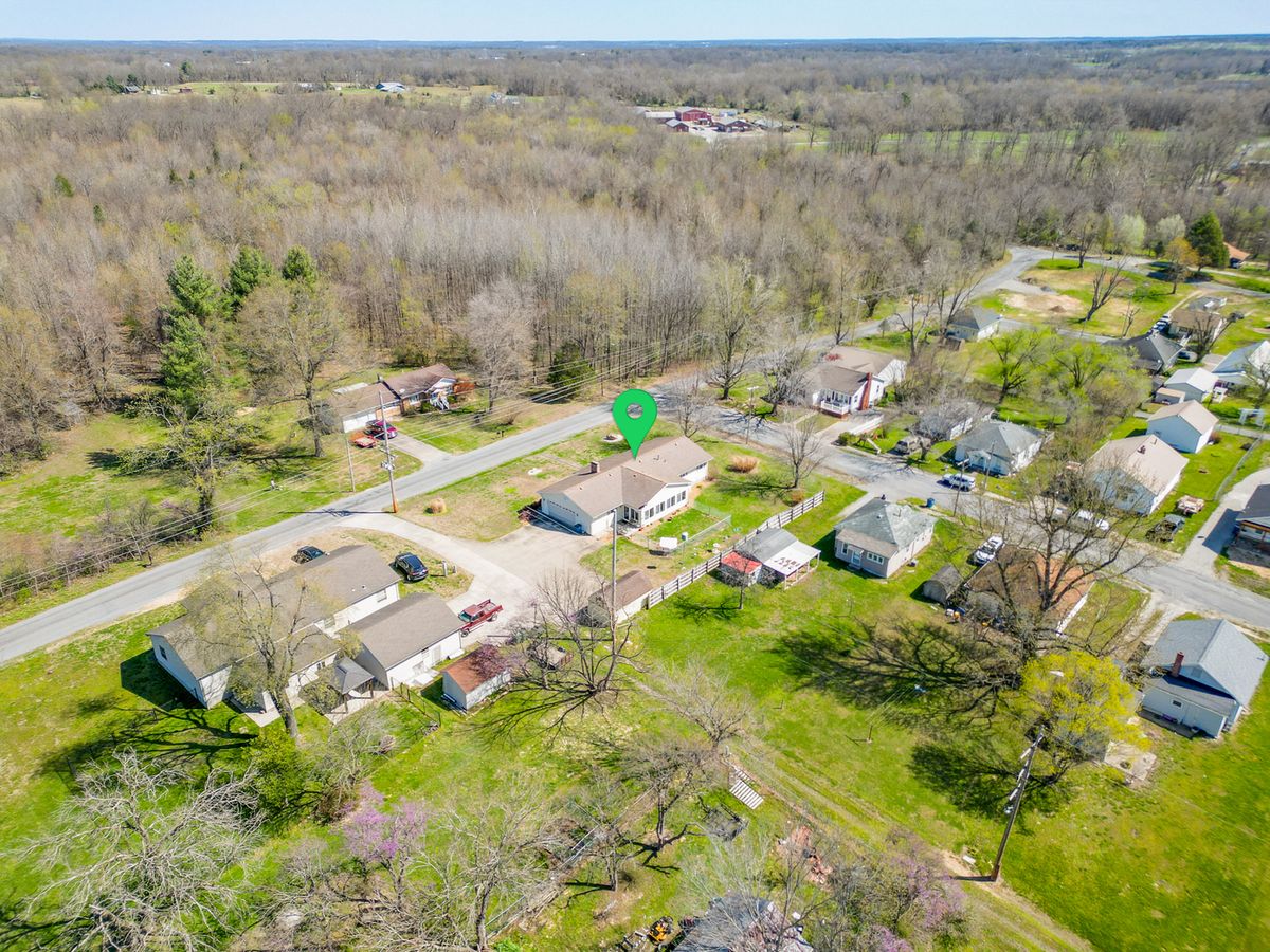 607 E 15th Street, Johnston City, IL 62951