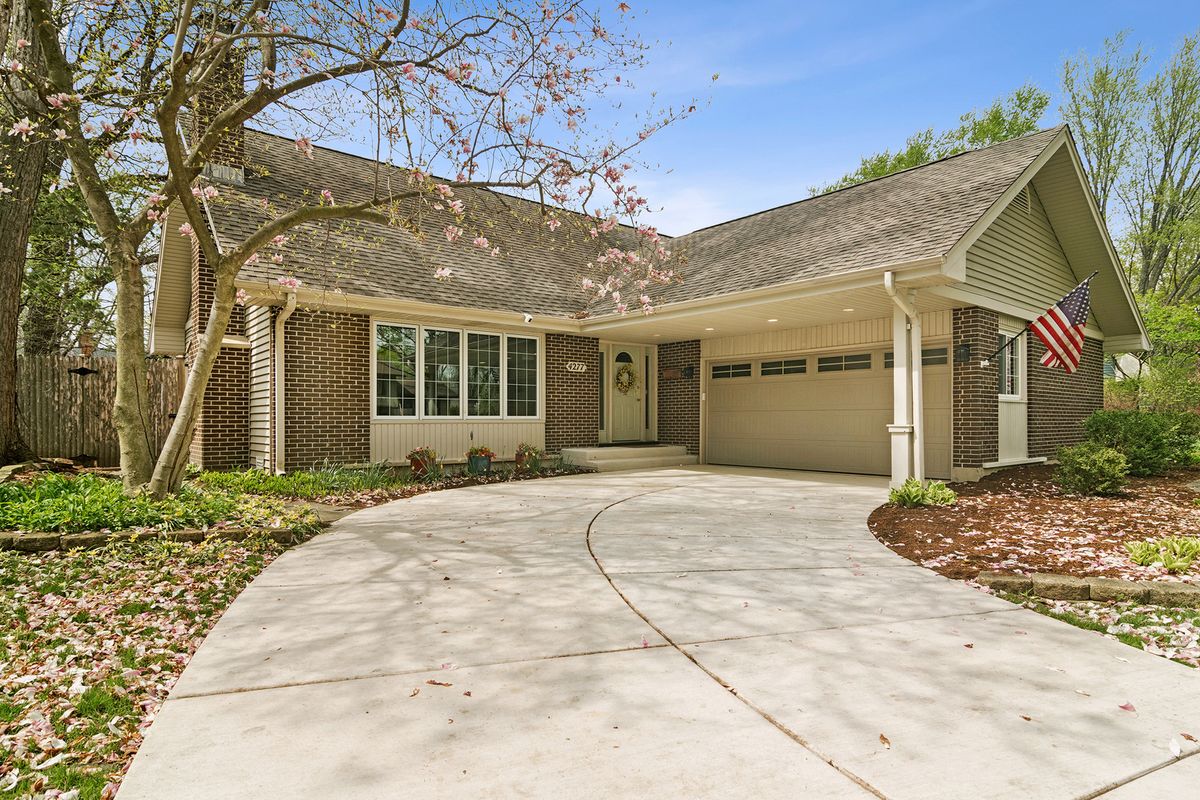 4277 Wilson Avenue, Rolling Meadows, IL 60008