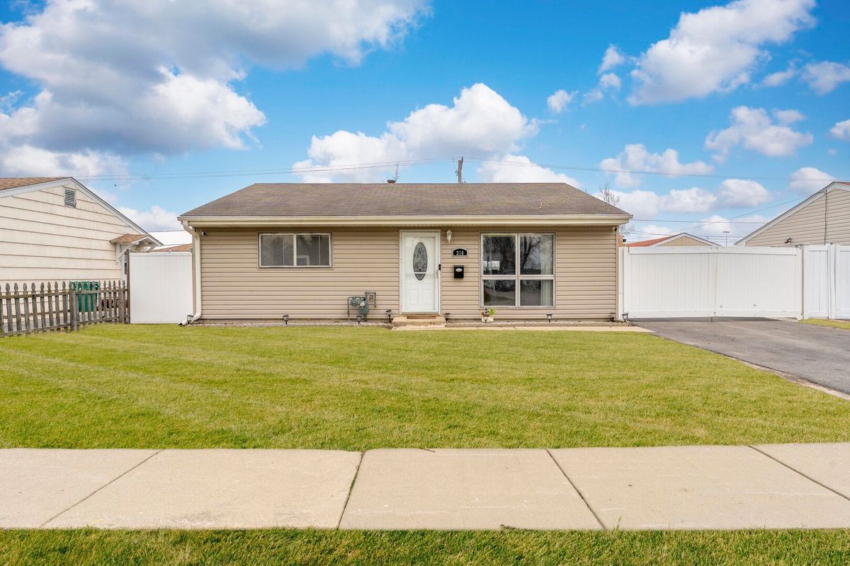 216 Jeffery Avenue, Wheeling, IL 60090