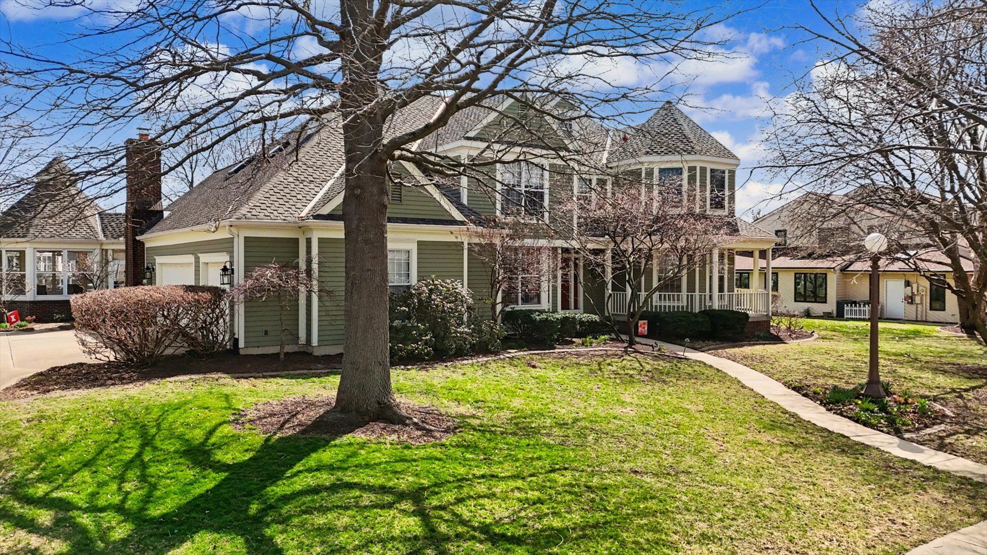 2204 Edgewater Place — Champaign, IL 61822