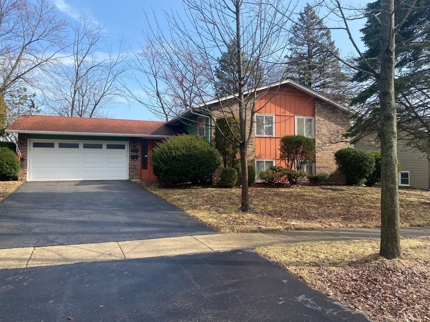 6013 Ridgeway Drive — Woodridge, IL 60517